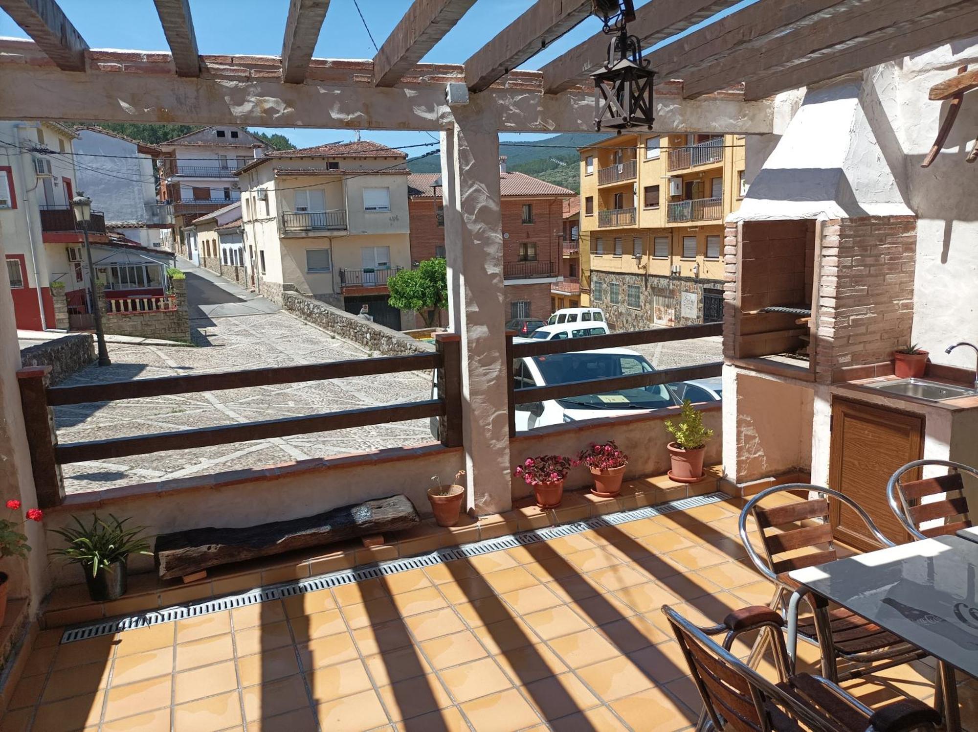 Casa Abuelo Cani Arenas de San Pedro Luaran gambar