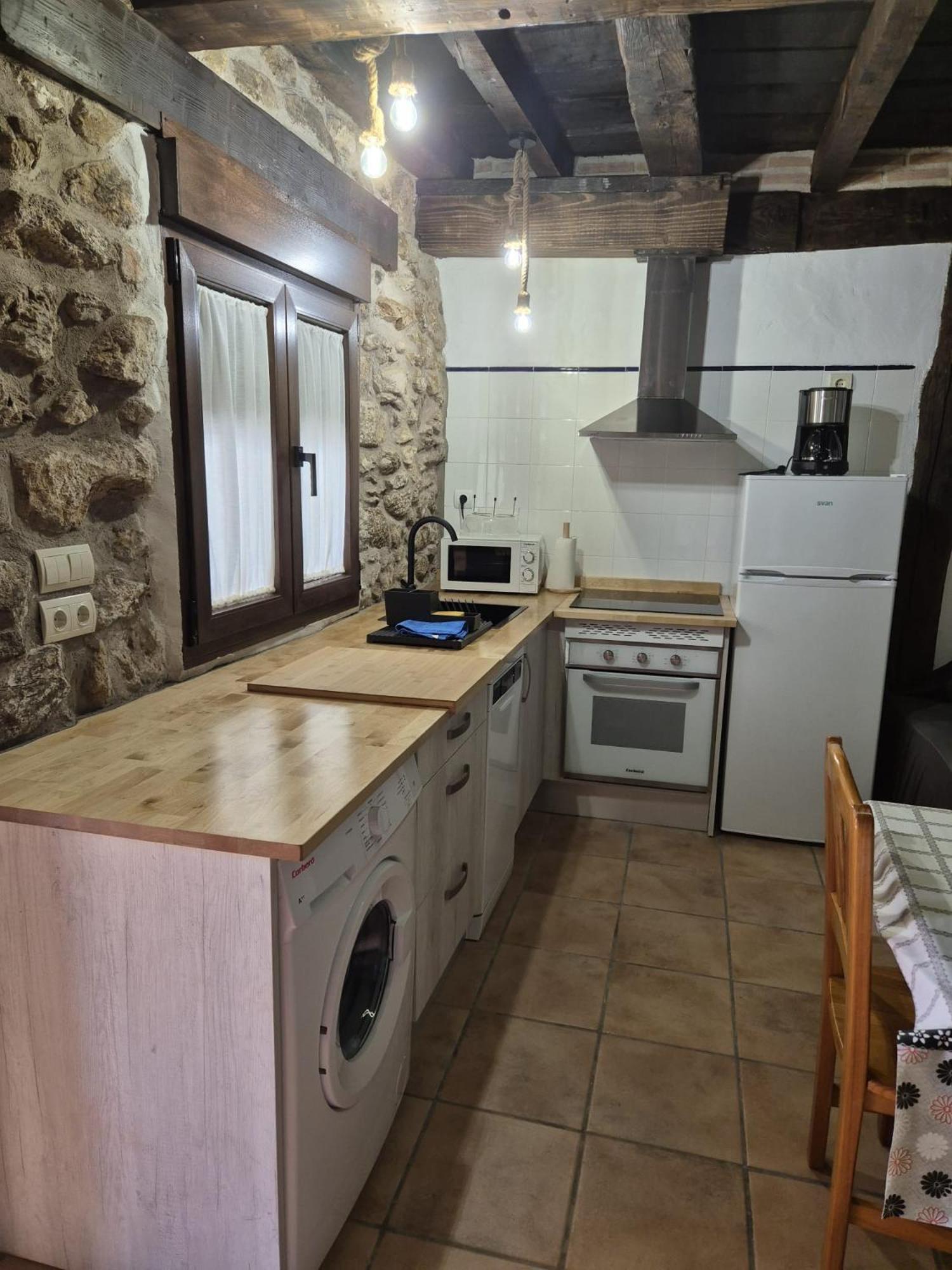 Casa Abuelo Cani Arenas de San Pedro Luaran gambar